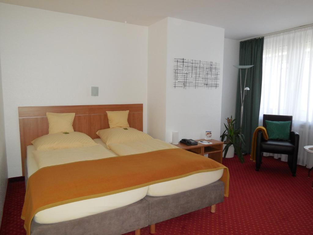 Hotel Sechzehn Leverkusen Oda fotoğraf