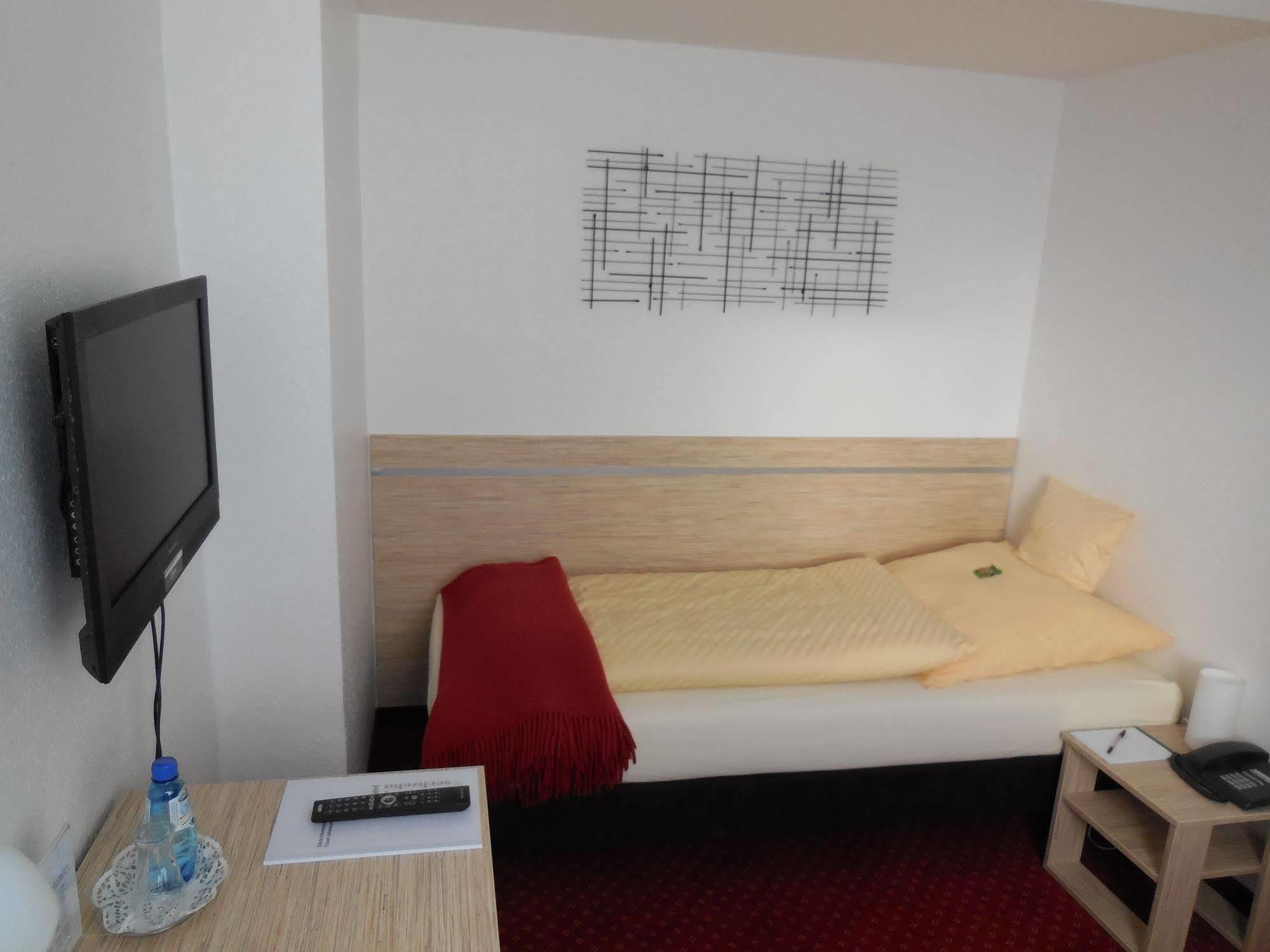 Hotel Sechzehn Leverkusen Dış mekan fotoğraf