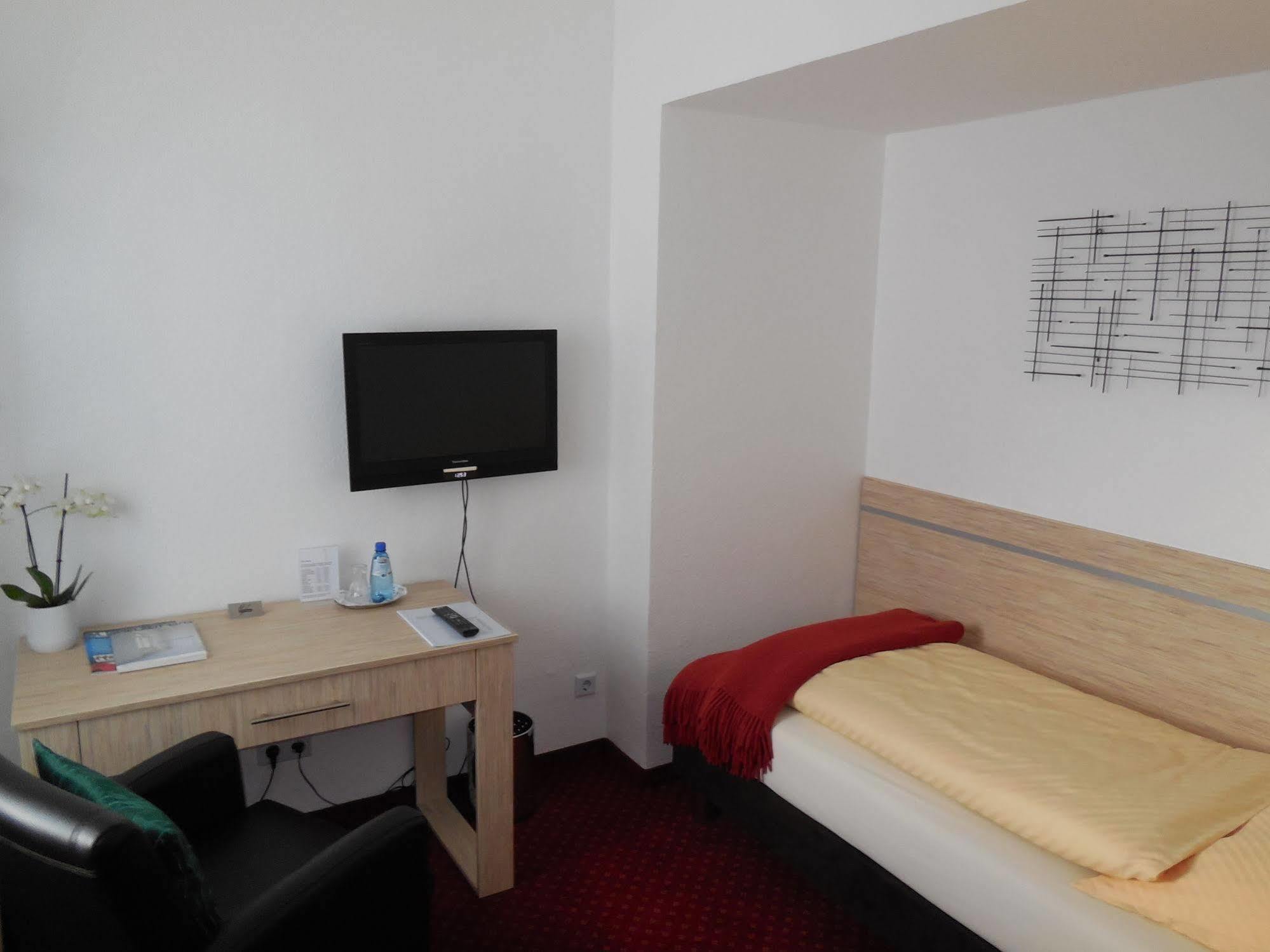 Hotel Sechzehn Leverkusen Dış mekan fotoğraf