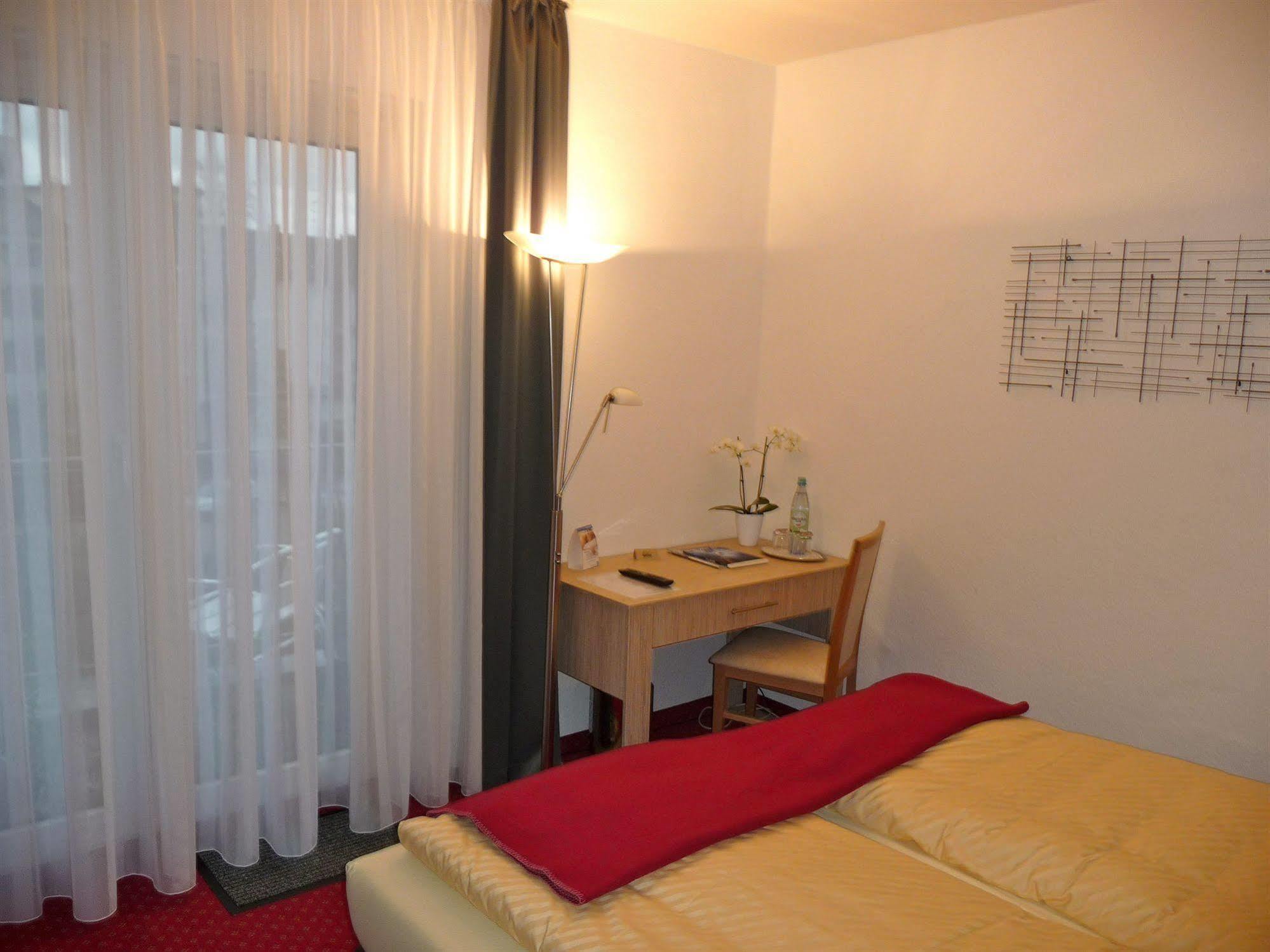 Hotel Sechzehn Leverkusen Dış mekan fotoğraf